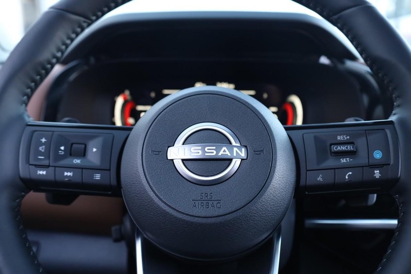 Nissan Pathfinder Vehicle Image 13