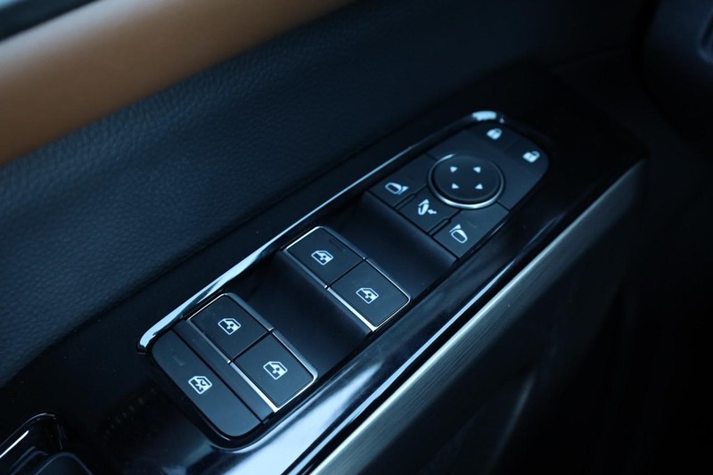 Nissan Pathfinder Vehicle Image 22