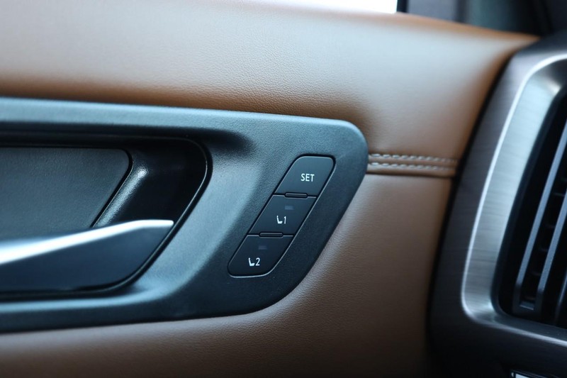 Nissan Pathfinder Vehicle Image 23