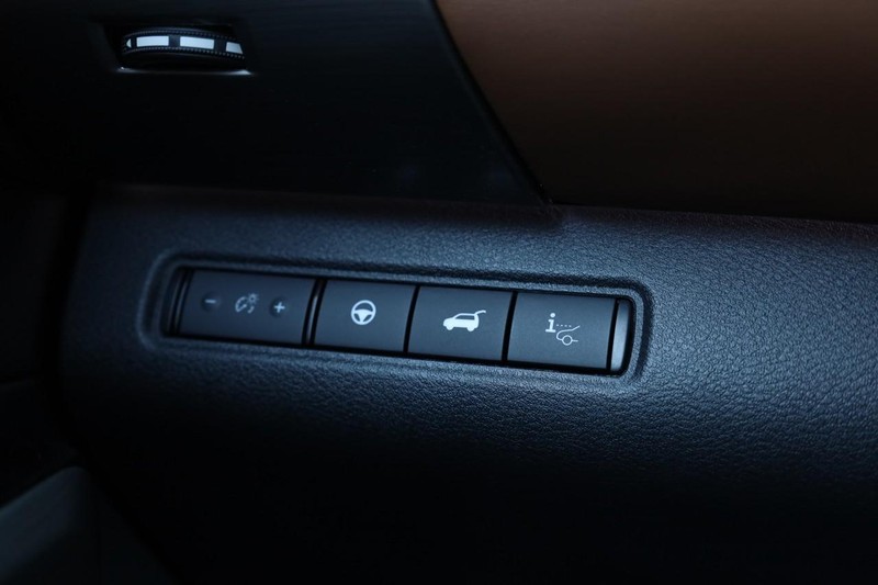 Nissan Pathfinder Vehicle Image 24