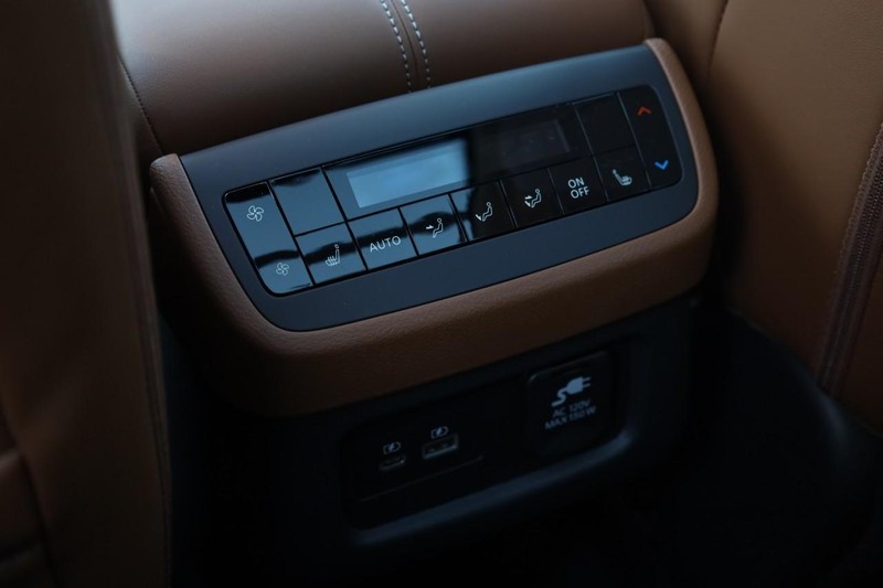 Nissan Pathfinder Vehicle Image 27