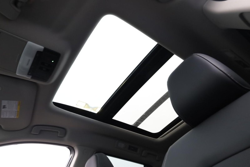 Nissan Pathfinder Vehicle Image 10