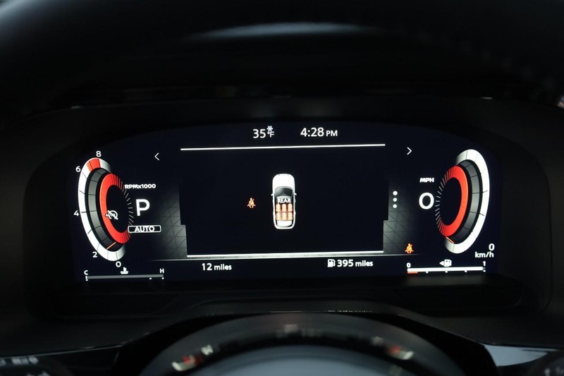 Nissan Pathfinder Vehicle Image 14