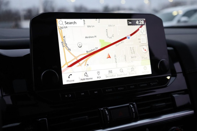 Nissan Pathfinder Vehicle Image 16