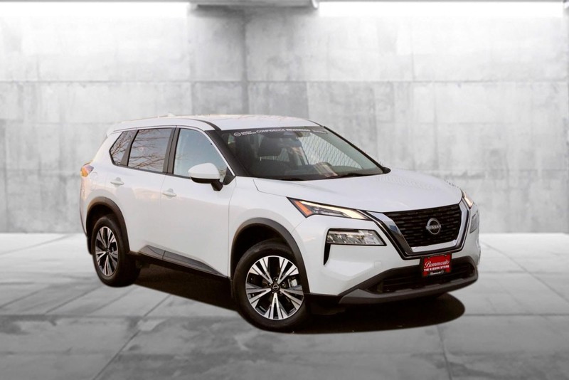 Nissan Rogue Vehicle Full-screen Gallery Image 2