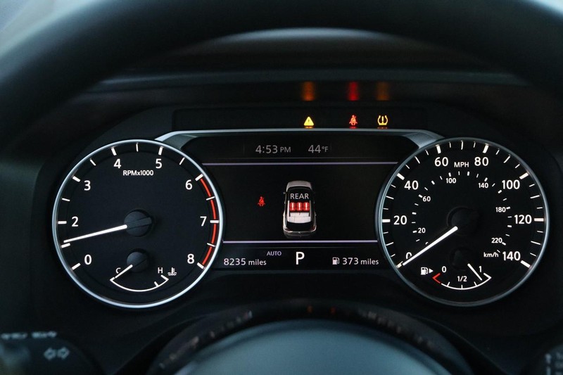 Nissan Rogue Vehicle Full-screen Gallery Image 13