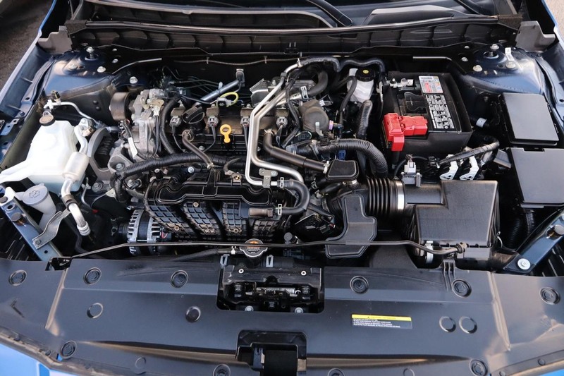 Nissan Altima Vehicle Full-screen Gallery Image 25