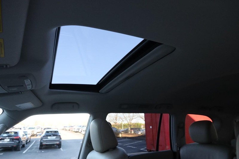 Nissan Armada Vehicle Image 10