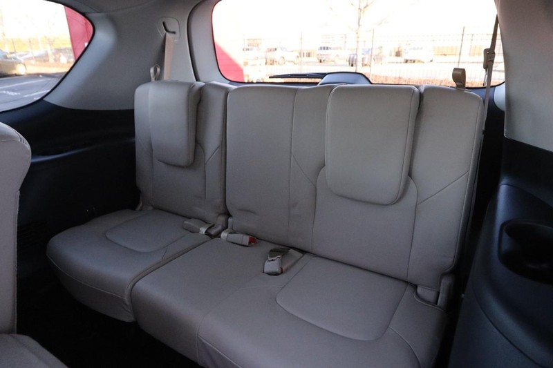 Nissan Armada Vehicle Image 13