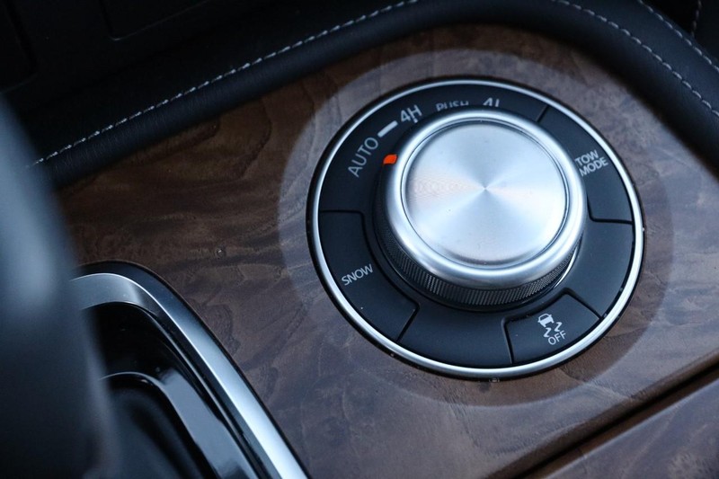 Nissan Armada Vehicle Image 22