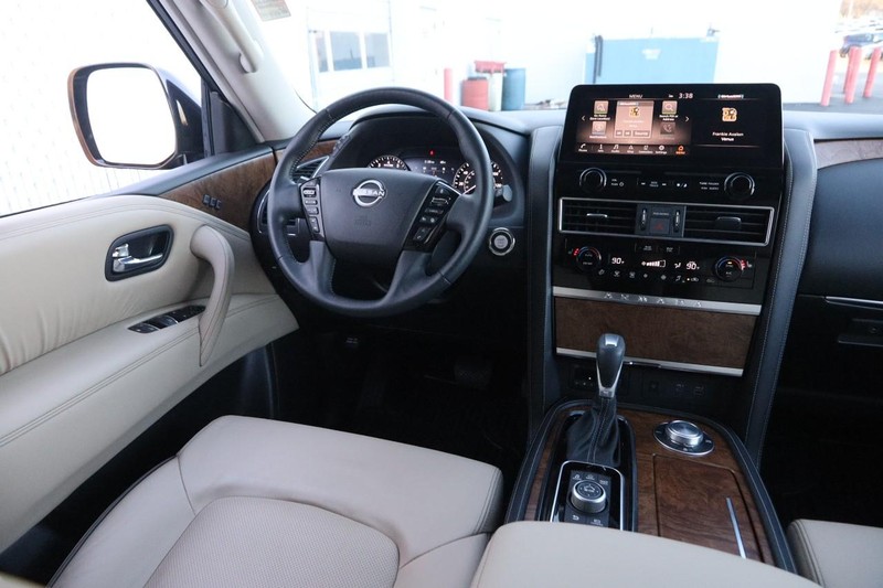 Nissan Armada Vehicle Image 26