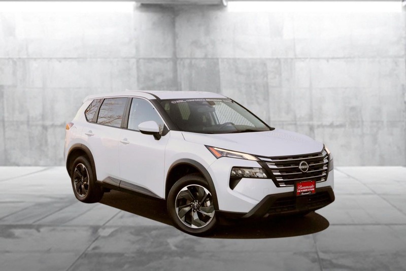 Nissan Rogue Vehicle Image 02