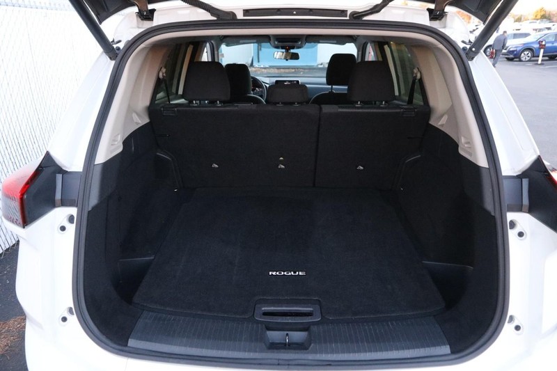 Nissan Rogue Vehicle Image 07