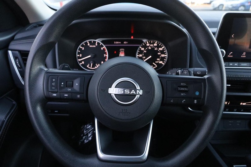 Nissan Rogue Vehicle Image 12