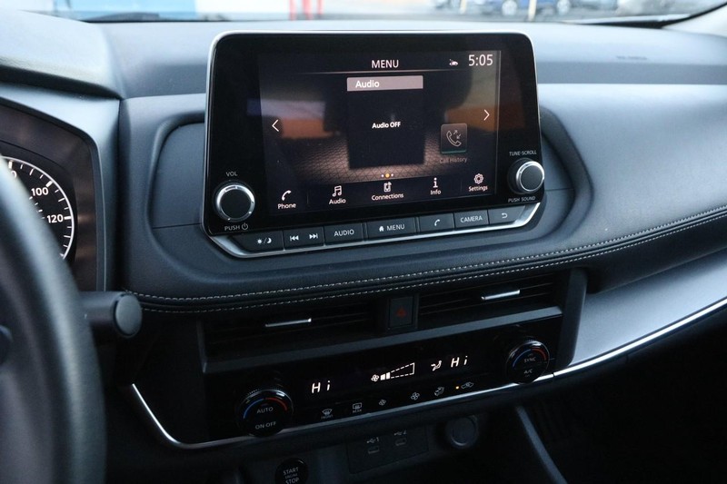 Nissan Rogue Vehicle Image 20