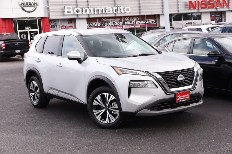 Nissan Rogue Vehicle Image 02