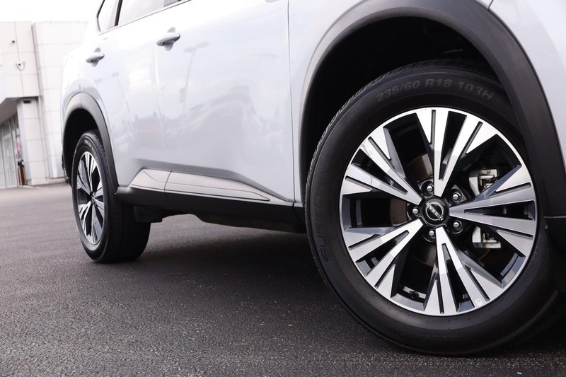 Nissan Rogue Vehicle Image 03