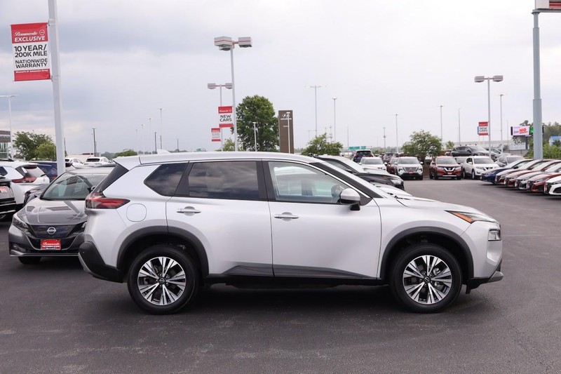 Nissan Rogue Vehicle Image 05