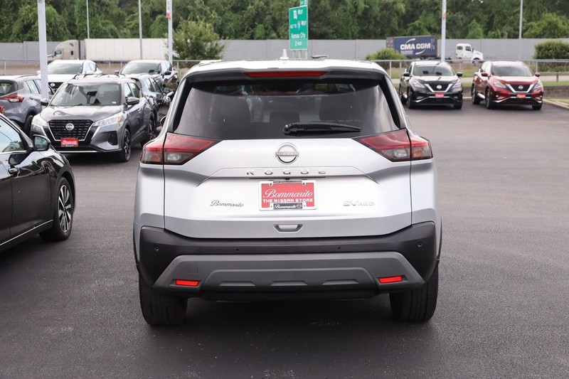 Nissan Rogue Vehicle Image 06