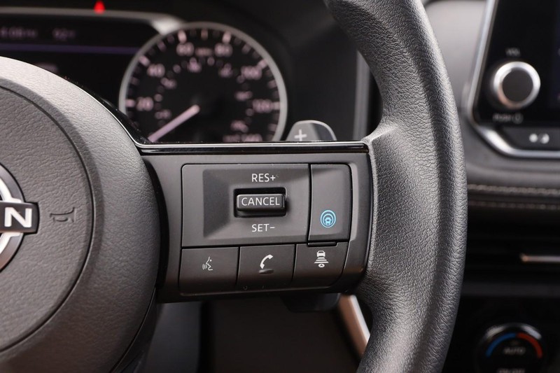 Nissan Rogue Vehicle Image 12