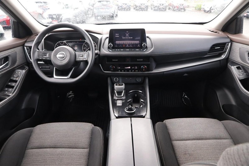 Nissan Rogue Vehicle Image 20