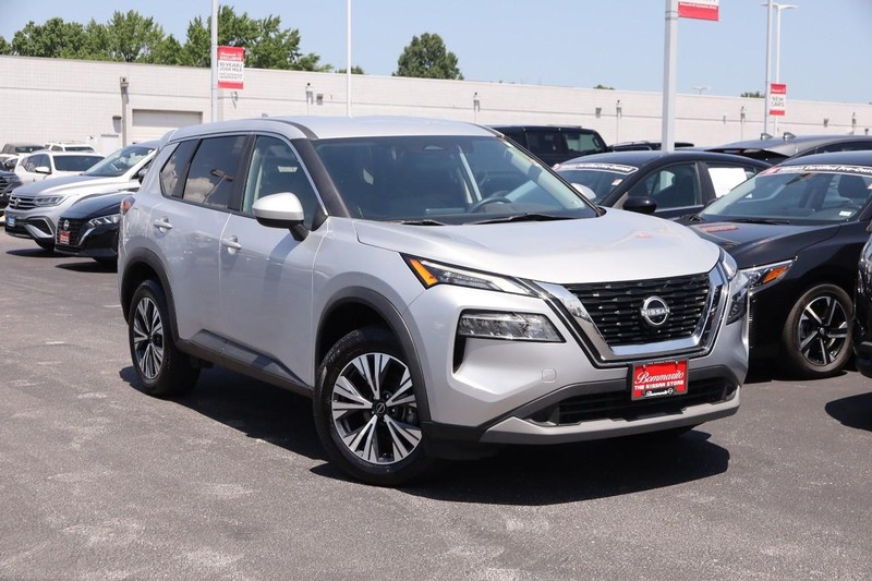 Nissan Rogue Vehicle Image 02