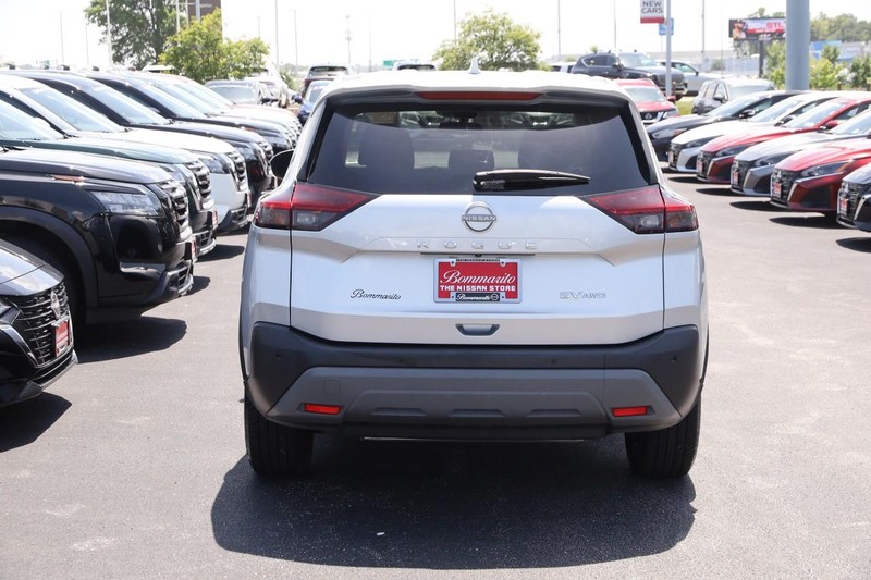 Nissan Rogue Vehicle Image 06