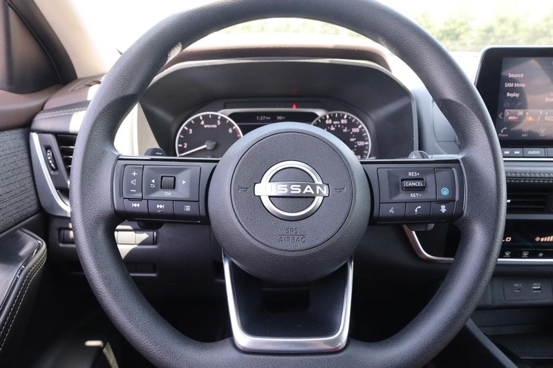 Nissan Rogue Vehicle Image 10