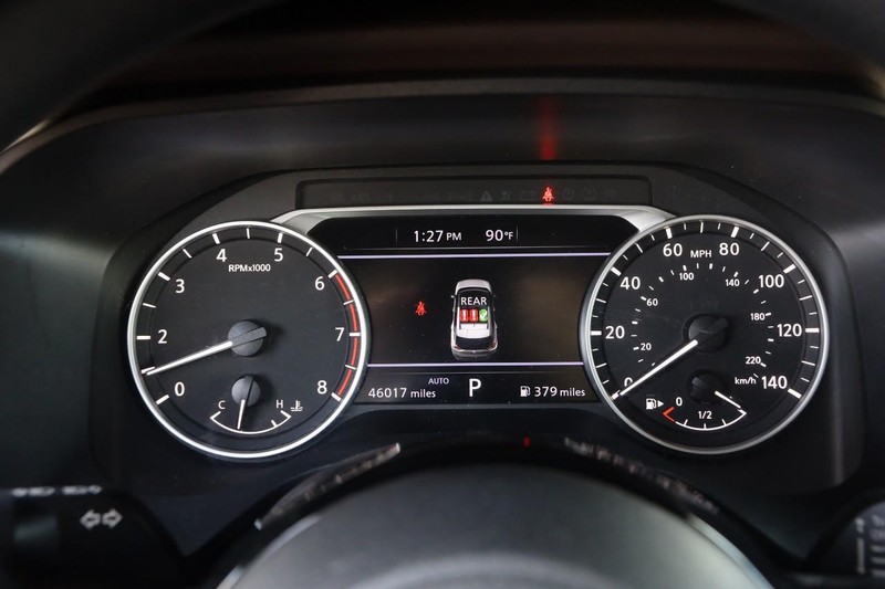 Nissan Rogue Vehicle Image 13