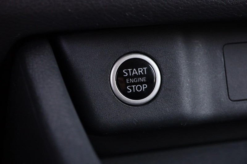 Nissan Rogue Vehicle Image 14