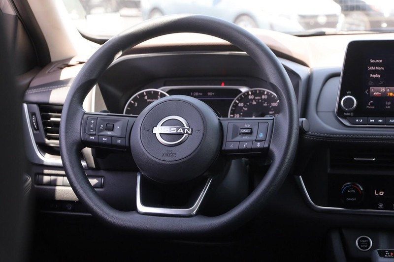 Nissan Rogue Vehicle Image 21