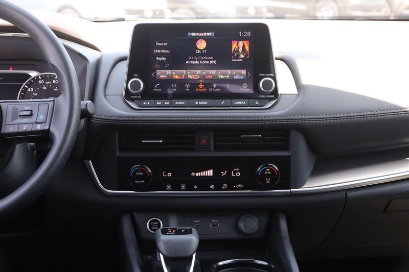 Nissan Rogue Vehicle Image 22