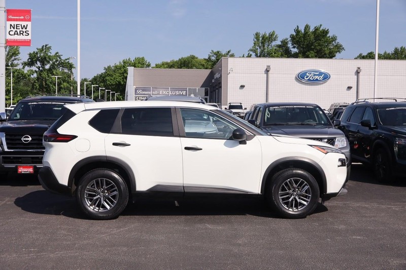 Nissan Rogue Vehicle Image 05