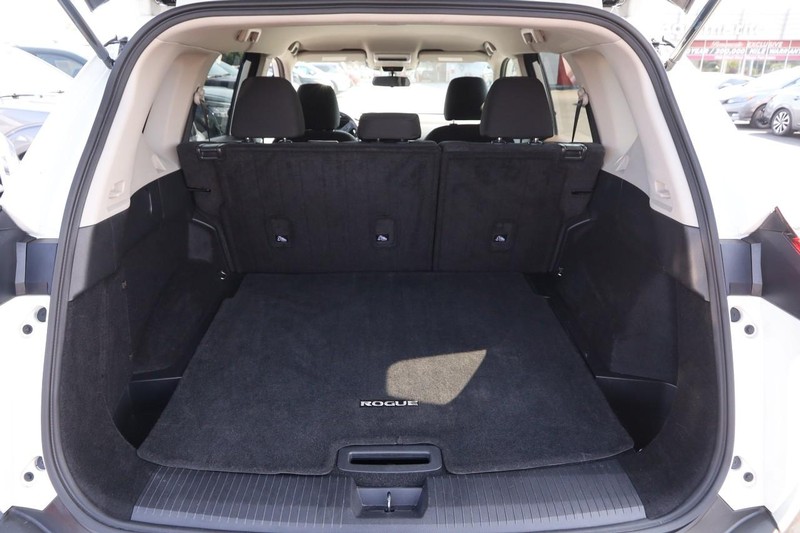 Nissan Rogue Vehicle Image 07