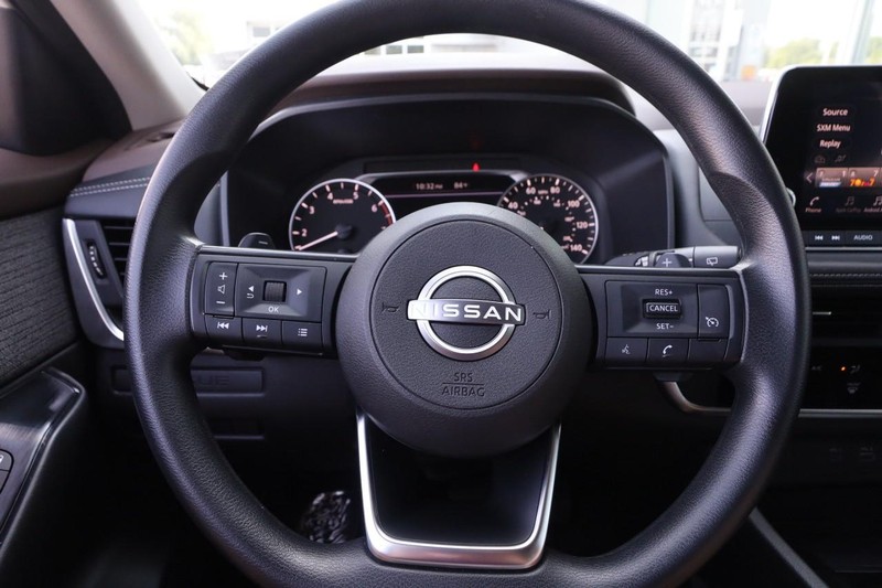 Nissan Rogue Vehicle Image 10