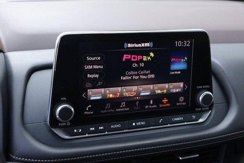 Nissan Rogue Vehicle Image 15