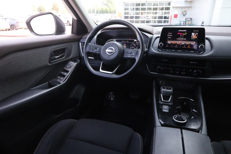 Nissan Rogue Vehicle Image 20