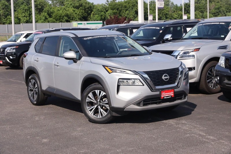 Nissan Rogue Vehicle Full-screen Gallery Image 2