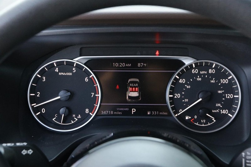 Nissan Rogue Vehicle Full-screen Gallery Image 13