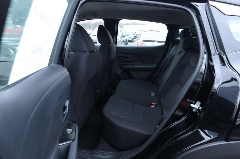 Nissan Kicks Vehicle Image 21