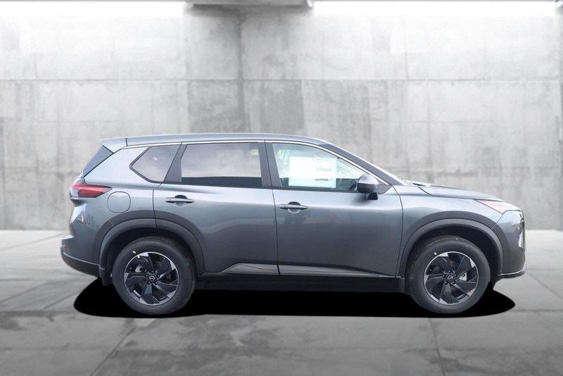 Nissan Rogue Vehicle Image 05