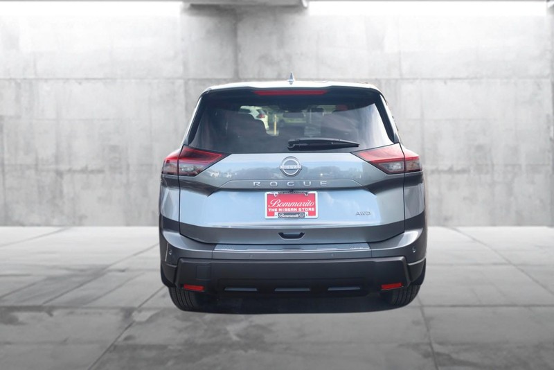 Nissan Rogue Vehicle Image 06