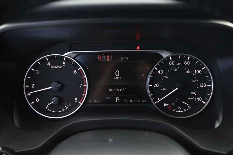 Nissan Rogue Vehicle Image 10