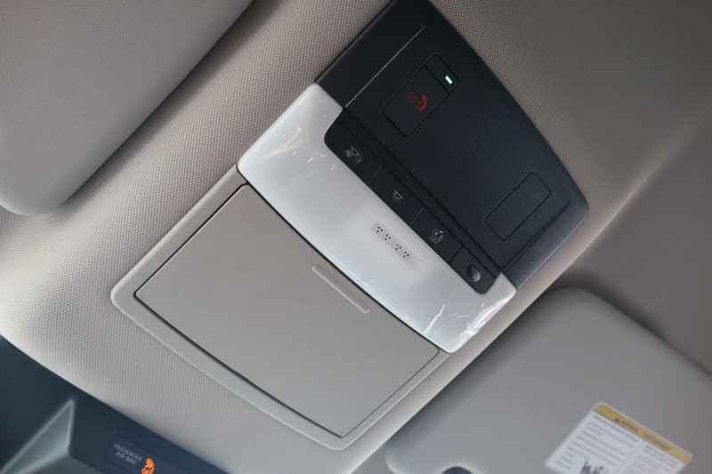 Nissan Rogue Vehicle Image 16