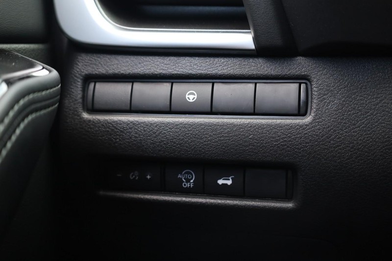 Nissan Rogue Vehicle Image 18