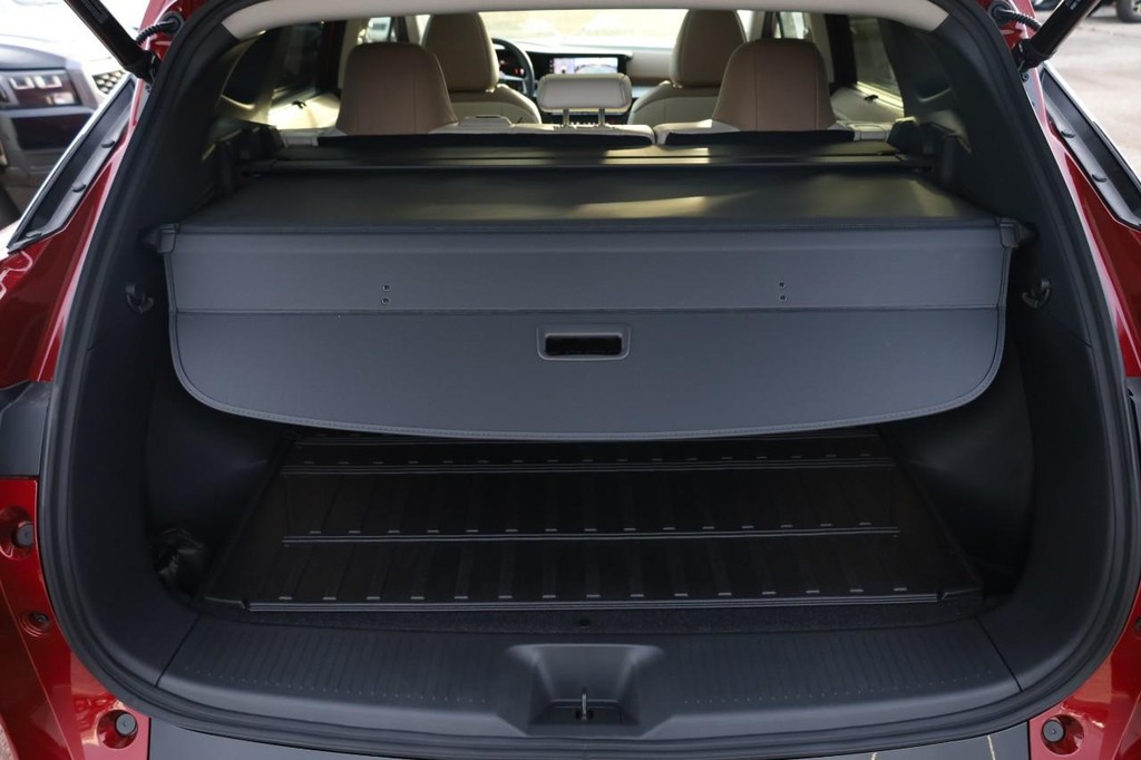 Nissan Murano Vehicle Full-screen Gallery Image 8