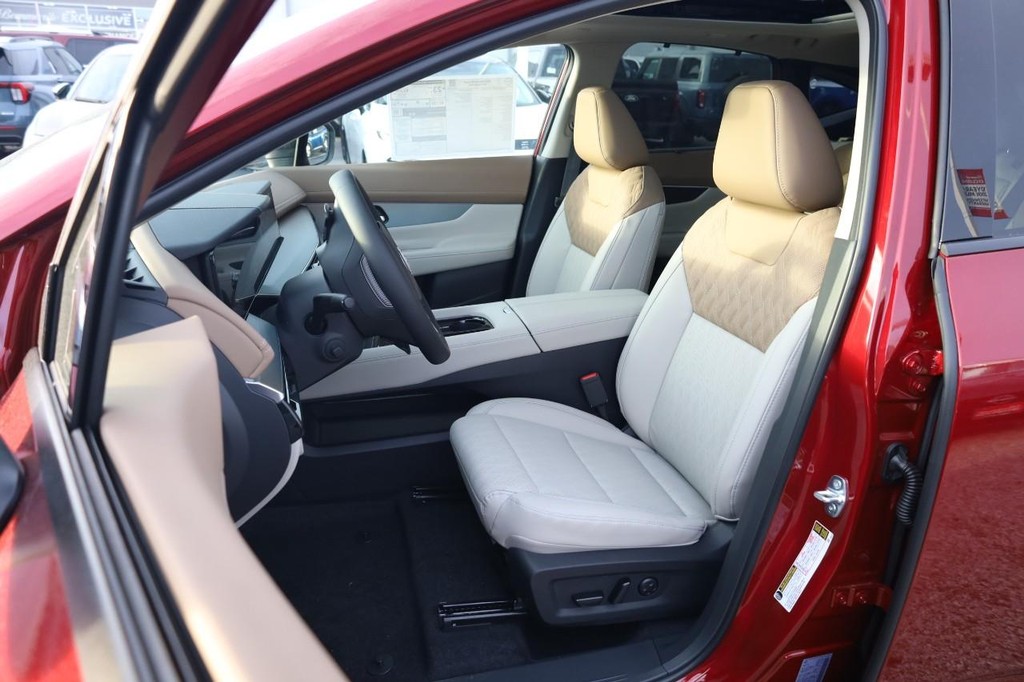 Nissan Murano Vehicle Full-screen Gallery Image 11