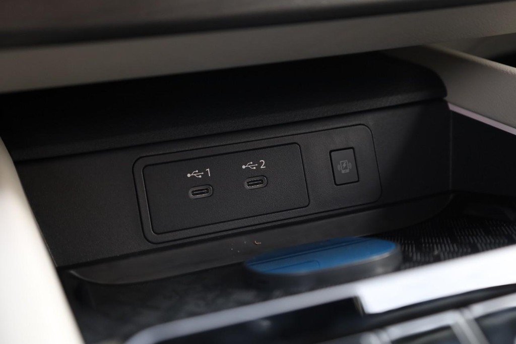 Nissan Murano Vehicle Full-screen Gallery Image 19