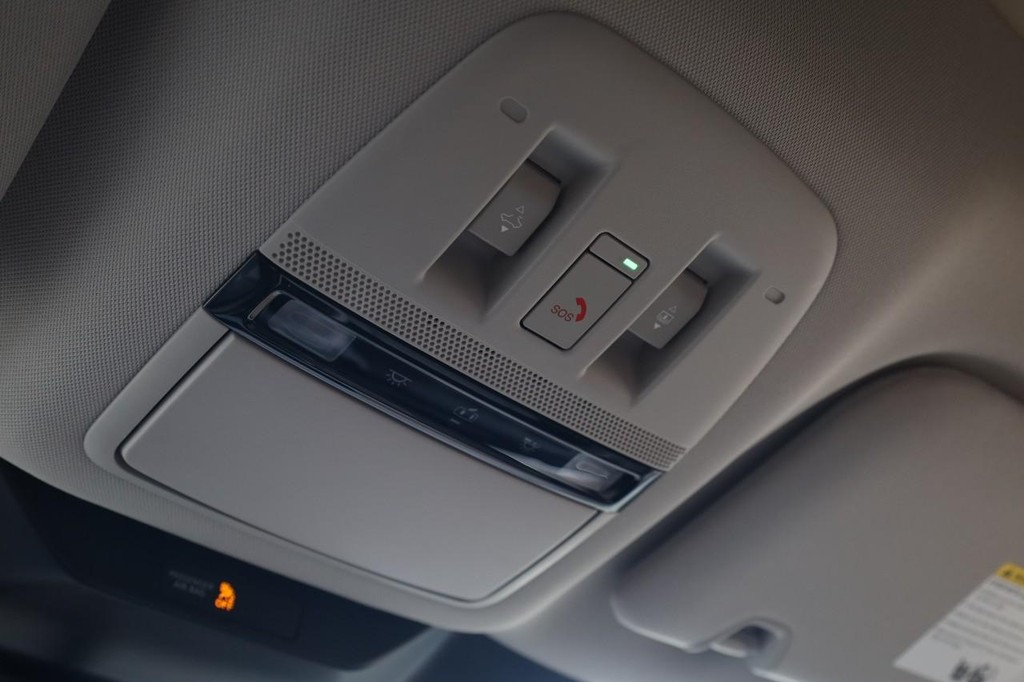 Nissan Murano Vehicle Full-screen Gallery Image 21