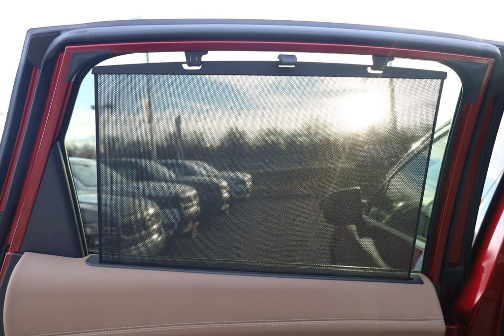 Nissan Murano Vehicle Full-screen Gallery Image 27